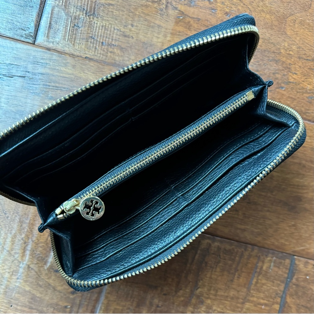 Tory Burch black leather zip wallet - Picture 4 of 6